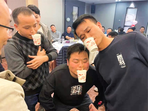 Yulun Machinery's Team building