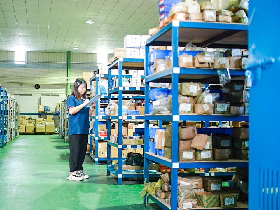 Spare parts delivery from Yulun service